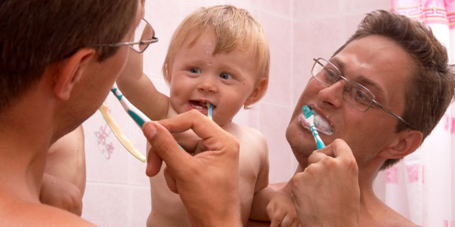 Gute Zahnpflege ist sehr wichtig und sollte von klein auf erlernt sein. Mit oder ohne Fluor?